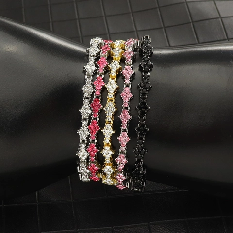 Bracciale Tennis in Lega a Croce Con Pieno di Strass Zirconia Catena Streetwear Gioielli per Uomo Donna Accessorio da Festa