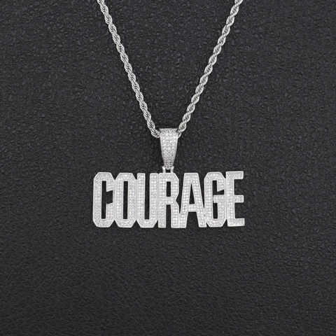 Collier Pendentif Lettre Courage en Cuivre Hip Hop Entièrement Pavé de Strass Bijoux Iced Out Ton Argent Chaîne Torsadée pour Bijoux de Fête Unisexe