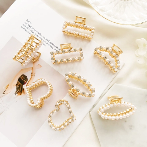 Elegant Alloy Hair Claw Clips With Artificial Pearl Rhinestone For Women Gold Heart Geometric Fashion Hair Accessories