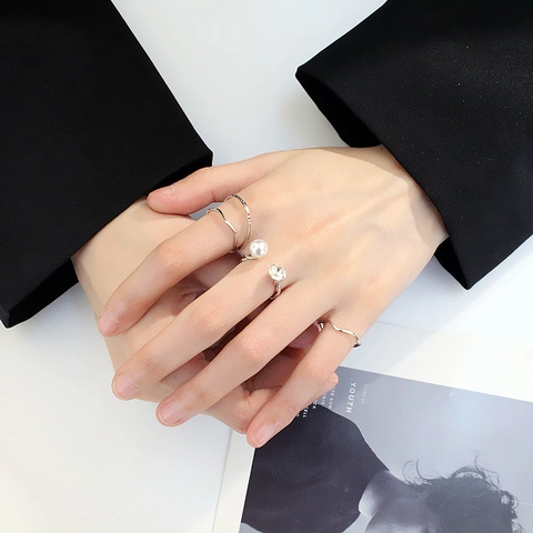 4 Stücke Minimalistisches Geometrisches Ring-Set Legierung Strass Künstliche Perle Verstellbare Offene Wellen Ringe Schmuck Damen