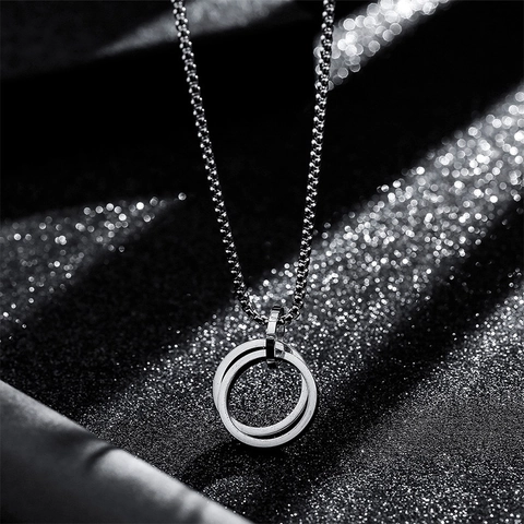 Halskette Mit Ineinandergreifendem Doppelring-Anhänger Aus Edelstahl Titanstahl Boxkette Für Herren Damen Minimalistischer Schmuck