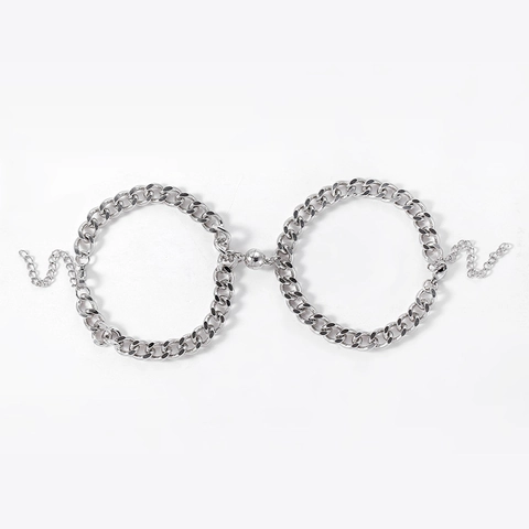 Braccialetti a Catena Curb in Acciaio al Titanio Lucidato con Attrazione Magnetica per Coppie Gioielli Coordinati con Pendente Rotondo