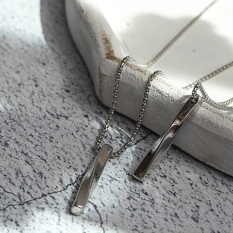Minimalist Stainless Steel Twisted Bar Pendant Necklace For Men Women Hip Hop Geometric Long Box Chain Streetwear Jewelry