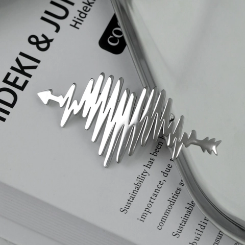 Minimalist Titanium Steel EKG Heartbeat Brooch For Women Silver Heart Wave Arrow Lapel Pin Fashion Jewelry Dress Accessory