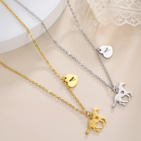 Collar con Colgante Inicial de Corazón de Caballo de Acero Inoxidable Tono Oro Plata Joyería Simple para Mujer Uso Diario