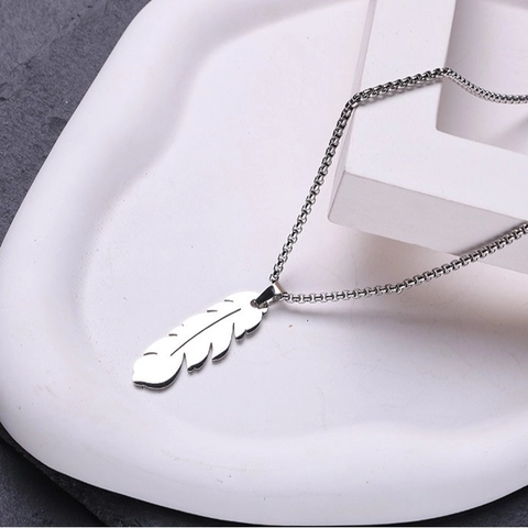 Minimalistische Edelstahl Halskette Mit Federanhänger Für Damen Herren Gravierte Feder Charme Halsschmuck Zubehör Boxkette