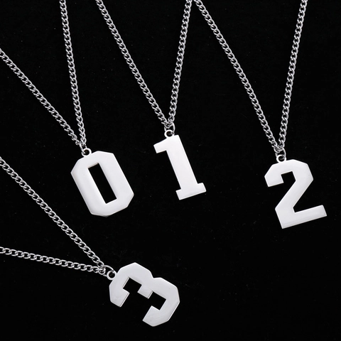 Collana Con Pendente a Numeri Arabi in Acciaio Inossidabile Uomo Donna Gioielli Numeri Fortunati Hip Hop Street Accessorio Moda