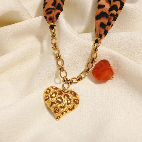 Collana a Sciarpa con Stampa Leopardata Pendente a Cuore in Acciaio Inossidabile Accessorio Vintage per Donna