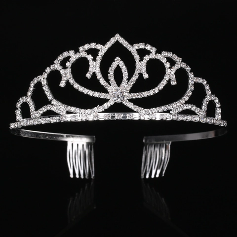 Elegante Corona da Sposa in Lega e Strass Tiara Design a Cuore Traforato Con Pettini per Matrimonio Festa Accessori Capelli Donna