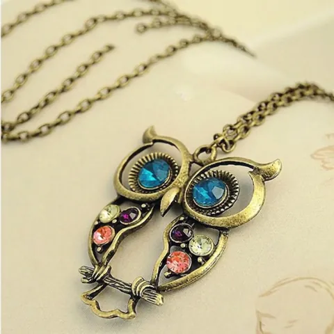 Collier Pendentif Hibou en Alliage Vintage Avec Strass Multicolores Bronze Antique Creux Animal Longue Chaîne Pour Femmes Bijoux