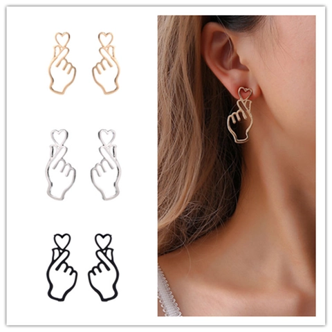 Boucles d'Oreilles Clous Geste du Cœur Alliage Cœur Creux Bijoux de Style Coréen Minimaliste pour Femmes Filles Or Argent Noir