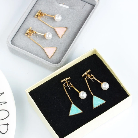 Pendientes Largos Geométricos De Triángulo Esmaltado Con Perla Artificial De Imitación Y Diamantes De Imitación Aleación Tono Dorado