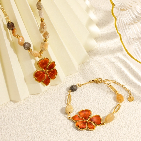 18K Gold Plated Stainless Steel Flower Necklace Natural Stone Pendant Jewelry For Women Commuter Light Luxury Neckpiece