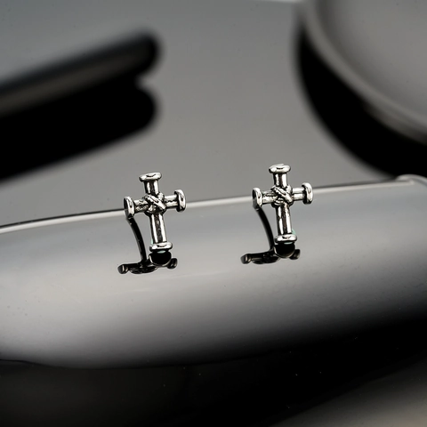 Boucles d'Oreilles Clous Croix Gothique Vintage Pour Hommes Femmes Punk Style Clou Industriel Cuivre Plaqué Argent Antique Bijoux