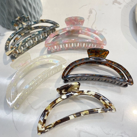Acetate Moon Shaped Hair Claw Clips Large Marbled Tortoiseshell Elegant Shark Clips For Women Thick Hair Accessories