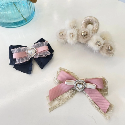 Süßer Haarclip Im Koreanischen Stil Mit Kunstkaninchenfellball Und Herz-Strassstein Elegantes Spitzen-Schleifen-Design Damen Haarschmuck