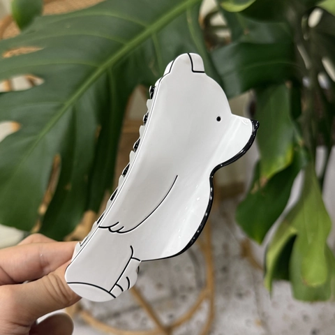 Cute Polar Bear Hair Claw Clip Acetate Animal Shape Minimalist Black White Shark Clip Hair Accessory For Women Girls Daily Use