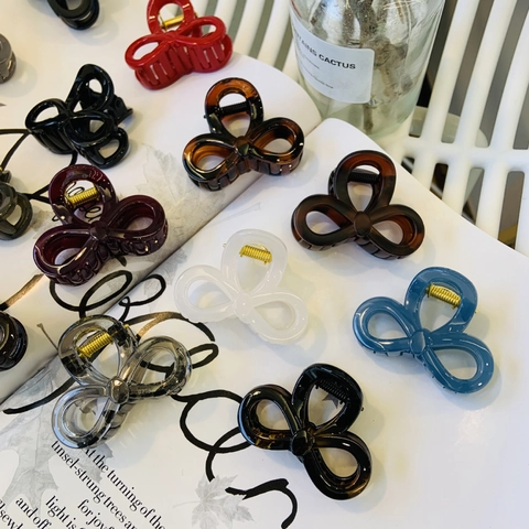 Pinza per Capelli Elegante a Fiocco Minimalista per Donna in Plastica Lucida Geometrica Shark Clip Accessorio Versatile