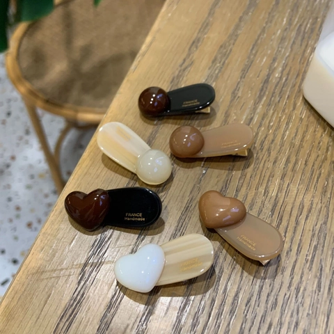 Molletta per Capelli in Acetato di Cellulosa con Cuore e Perla Rotonda Stile Francese Clip a Becco d'Anatra Dolce per Donna
