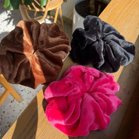 Oversized Plush Scrunchies Soft Toweling Fabric High Elasticity Pleated Design Sweet Vacation Style Women Hair Accessories