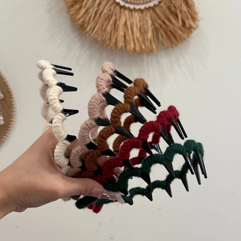 Wavy Knitted Yarn Wrapped Headband Non-Slip Teeth Solid Color French Style Autumn Winter Hair Hoop Accessories For Women