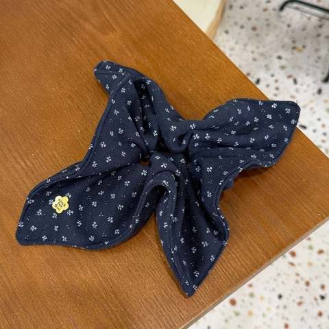 Scrunchies in Tessuto Floreale Pois Vintage Con Ciondolo in Metallo Elastici per Capelli Pieghettati Stile Pastorale Retro Donna