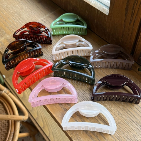 Damen Große Halbkreisförmige Hohle Haarkralle Schmetterlingsschnalle Elegante Shark Clip Geometrische Kunststoff Handgefertigte Haarschmuck