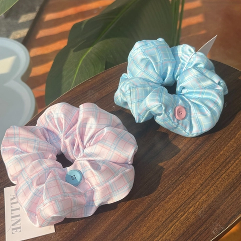 Scrunchies in Tessuto Scozzese Vintage Con Simpatica Decorazione a Bottone Elastici per Capelli Dolci E Freschi per Donna Ragazza Accessori per Acconciature