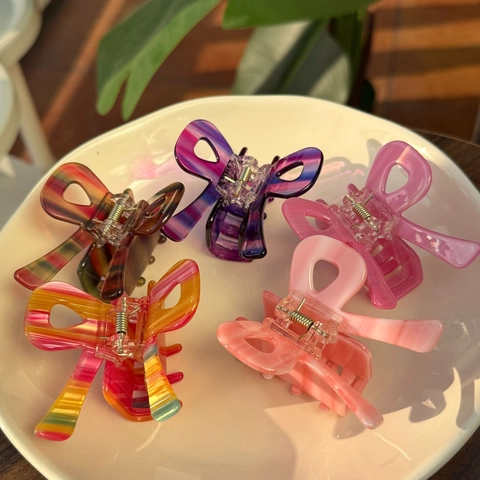 Butterfly Acetate Striped Hair Claw Clip Y2K Style Sweet Butterfly Shape Hair Accessories For Women Daily Styling