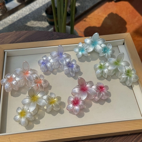 Süße Frische Drei Blumen Plumeria Haarklammer Perlmutt Kunststoff Harz Sommerurlaub Haarnadel Für Damen Täglicher Schmuck