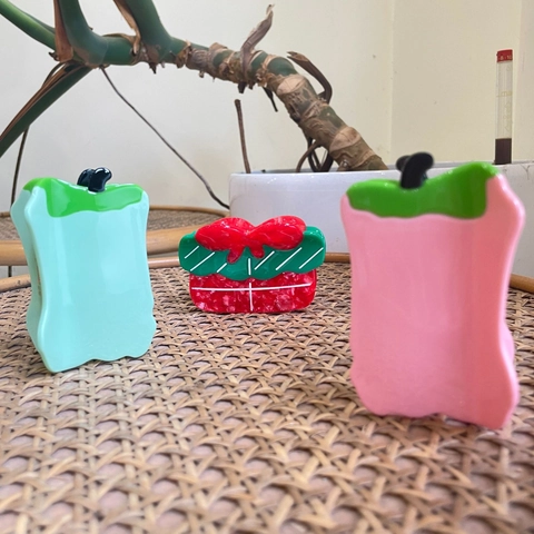 Handmade Acetate Fruit Pepper Apple Hair Claw For Women Cute Sweet Large Shark Clip Red Gift Box Hair Accessory