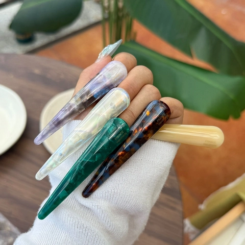 Französischer Stil Handgefertigte Zelluloseacetat Marmormuster Entenschnabel Haarclip Elegante Geometrische Seitenhaarnadel Für Damen Alltag