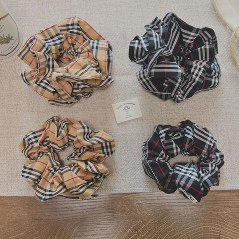 Vintage Plaid Fabric Scrunchies For Women Classic Checkered Elastic Hair Ties Ruffle Design Commuting Styling Hair Accessories