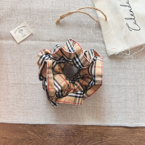 Vintage Plaid Fabric Scrunchies For Women Classic Checkered Elastic Hair Ties Ruffle Design Commuting Styling Hair Accessories