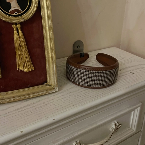 Diadema Ancha de Pata de Gallo Retro Francés Elegante Banda de Tela para el Cabello Con Borde de Cuero Accesorios para el Cabello de Mujer