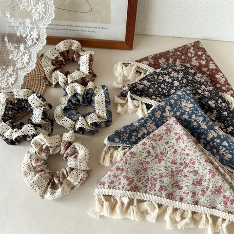 Foulard a Triangolo con Nappa e Elastico per Capelli in Tessuto a Fiori con Bordo in Pizzo Bohemian Accessori per Capelli da Donna