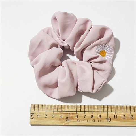 Koreaanse Stijl Madeliefje Borduurwerk Scrunchie Satijn Stof Elastische Bloemen Haarband Voor Dames Meisjes Haaraccessoires