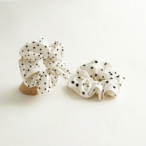 Elegante Scrunchie a Pois in Raso Elastico per Capelli Minimalista Supporto per Coda di Cavallo Anello per Capelli Donna Accessori