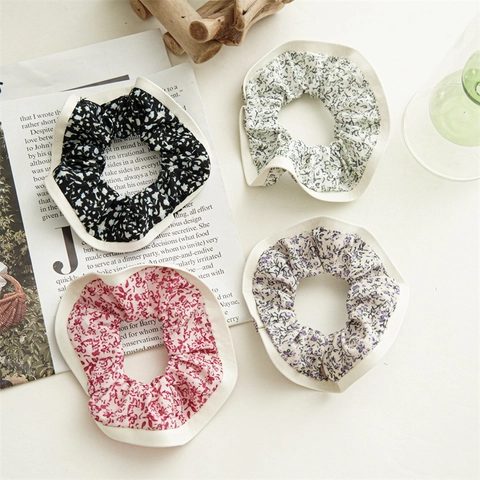 Französisches Vintage Blumen Haargummi Wisterien Druck Haarschmuck Mit Kontrast Wellenkante Stoff Elastisches Damen Accessoire