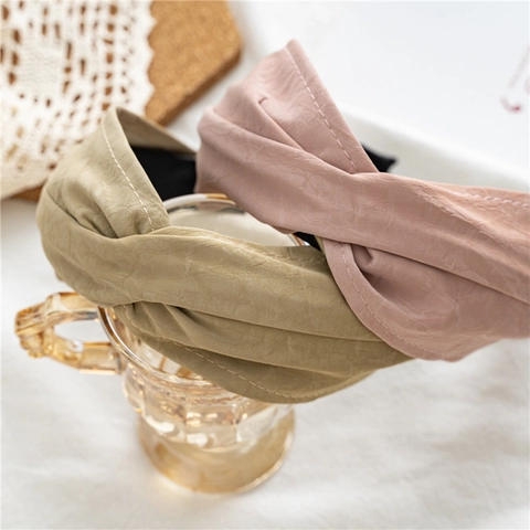 Vintage Solid Color Cloth Twisted Cross Wide Headband For Women Korean Style Crinkled Texture Hair Hoop Daily Fashion Accessories