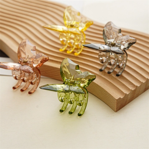 Summer New Butterfly Hair Claw Clip Women Crystal Texture Transparent Acrylic Shark Clip Fashion Faceted Hairpin Hair Accessories