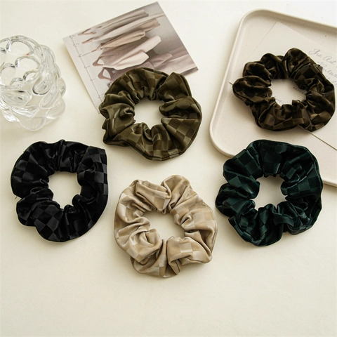 French Vintage Checkerboard Satin Scrunchie Large Elastic Plaid Hair Tie For Women Elegant Daily Hair Accessories Retro Style