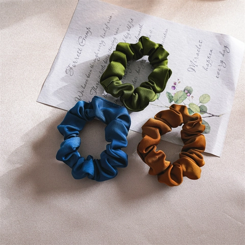 Elegant Satin Fabric Pleated Hair Scrunchies Large Glossy Ponytail Holder For Women Vintage Daily Hair Ties Accessories
