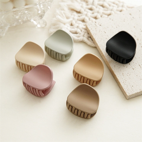 Korean Style Minimalist Matte Plastic Hair Claw Clip Morandi Color Non-slip Medium Hair Jaw Clip For Women Girls Hair Accessories