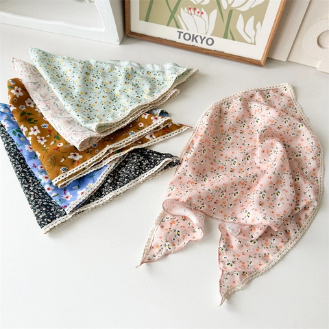 Women Vintage Floral Triangle Headscarf With Lace Trim Sweet Chiffon Hair Bandana For Summer Travel Vacation Accessories