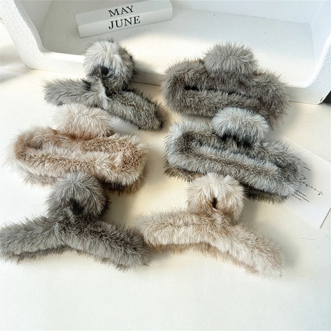 Large Faux Fur Plush Hair Claw Clip For Women Elegant Handmade Square Hair Catch Barrettes Solid Color Soft Furry Hair Accessories