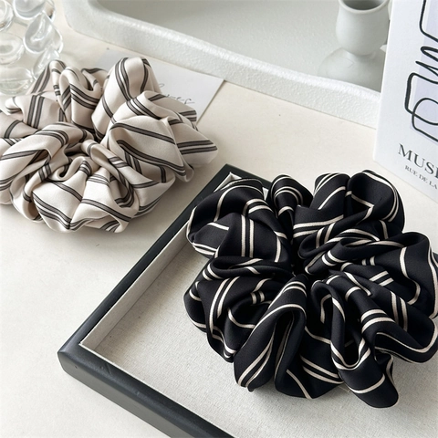 French Style Large Striped Satin Scrunchie Oversized Pleated Hair Tie Elastic Hair Band Fashionable Commute Hair Accessories For Women