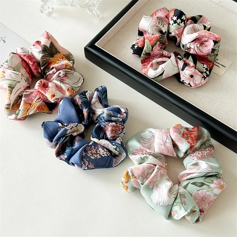 Elegante Satin Scrunchies Mit Blumendruck Rosenmuster Große Haargummis Satin Stoff Elastische Haarbänder Für Damen Täglich Schmuck