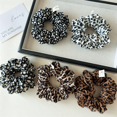 Scrunchies per Capelli in Tessuto Elastico con Stampa Leopardata per Donna Fermacapelli alla Moda con Motivo Animale per Uso Quotidiano