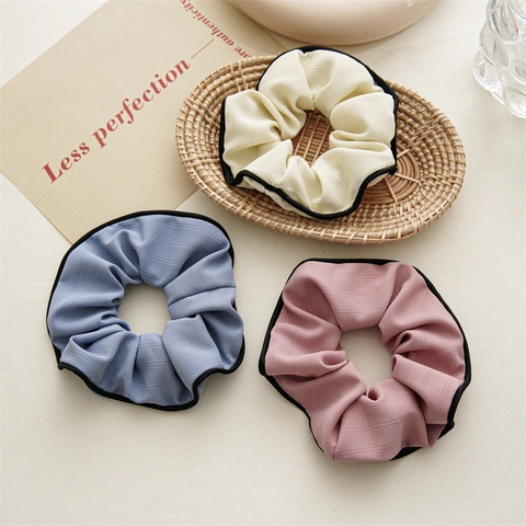 Französisch Vintage Stoff Fischgrätenmuster Scrunchie Groß Elastisch Haargummi Mit Schwarzer Paspelierung Elegant Damen Haarschmuck